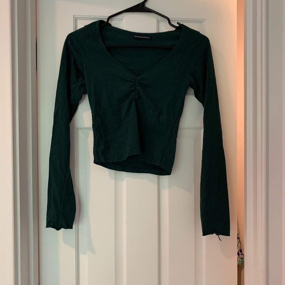 BRANDY MELVILLE LONG SLEEVE GREEN TOP